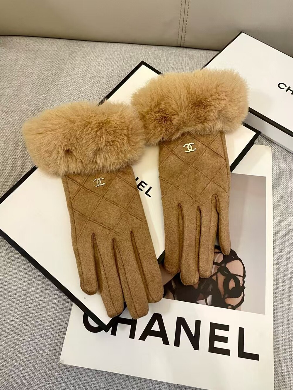 Chanel Brown Quilted Fur Trim Gloves